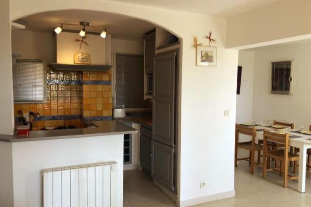 Appartement 60M2 - 2 Chambres A Une Minute Des Plages, Parking Prive Соссе-ле-Пен Экстерьер фото