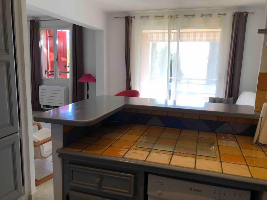 Appartement 60M2 - 2 Chambres A Une Minute Des Plages, Parking Prive Соссе-ле-Пен Экстерьер фото